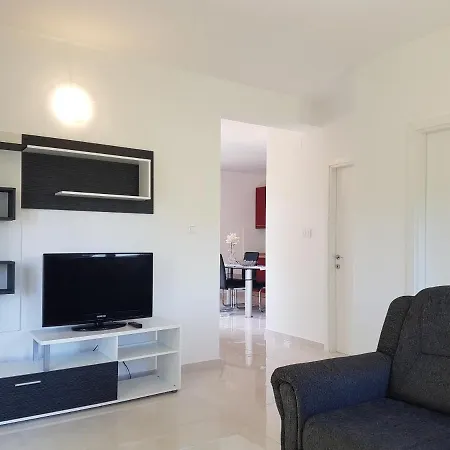 Frane Apartment Bibinje