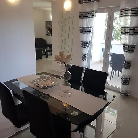 Frane Apartment
